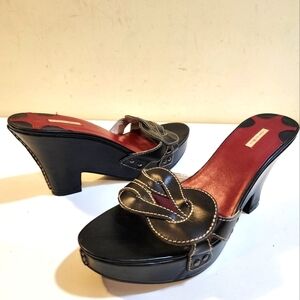 Max Studio  LAVA Fine Leather Upper black  Wegdes sandals size 8 1/2 M